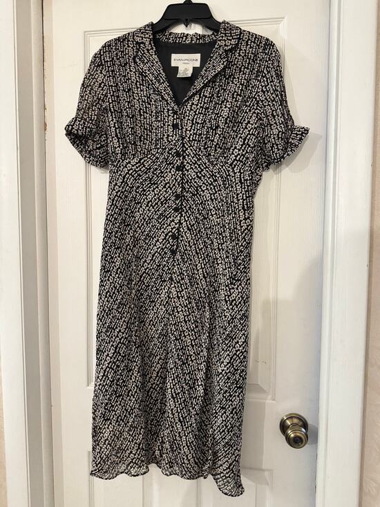 Evan Picone Dresses & Skirts - Vintage EVAN-PICONE 100% Rayon Floral Button Front Midi Tea Dress 12